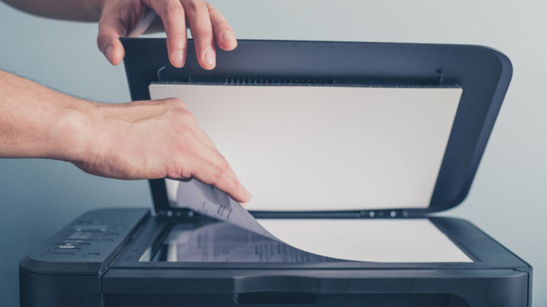 Cách scan giấy tờ bằng máy scan chuyên dụng